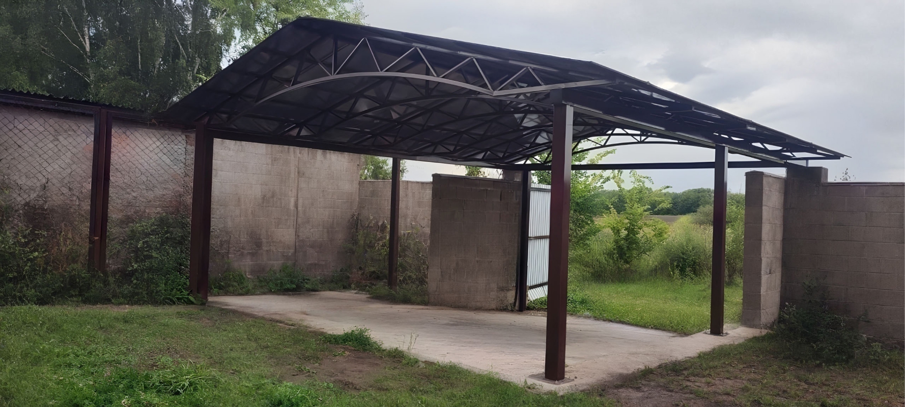 Двускатный навес с поликарбонатом для автомобиля Навес для бассейна из поликарбоната