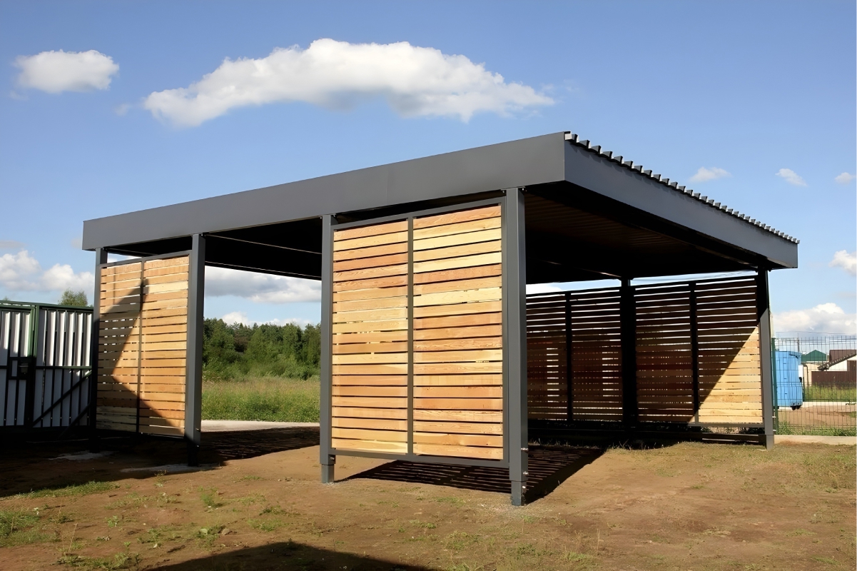Современный автонавес с крышей из поликарбоната
